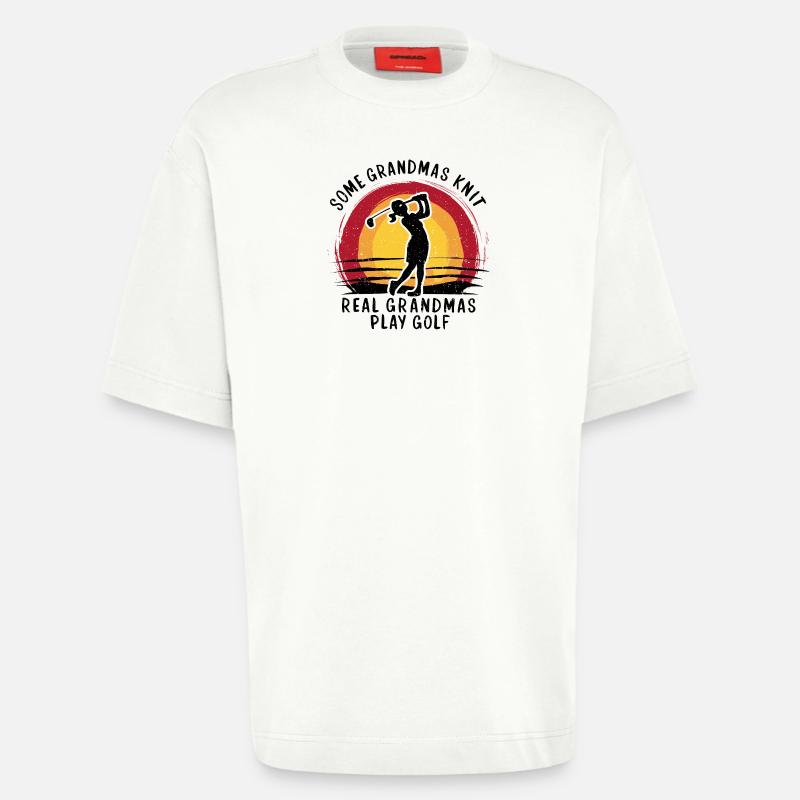 Golfende Großmutter – echte Power! - Heavyweight T-Shirt - made by SPREAD  - OFF WHITE