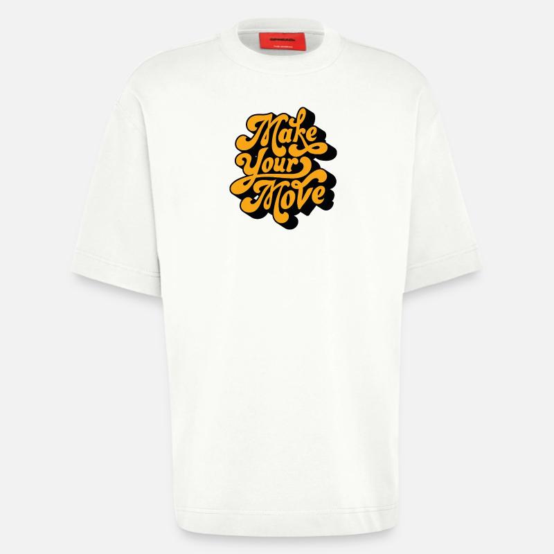 Make Your Move Retro-Skript - Heavyweight T-Shirt - made by SPREAD  - OFF WHITE