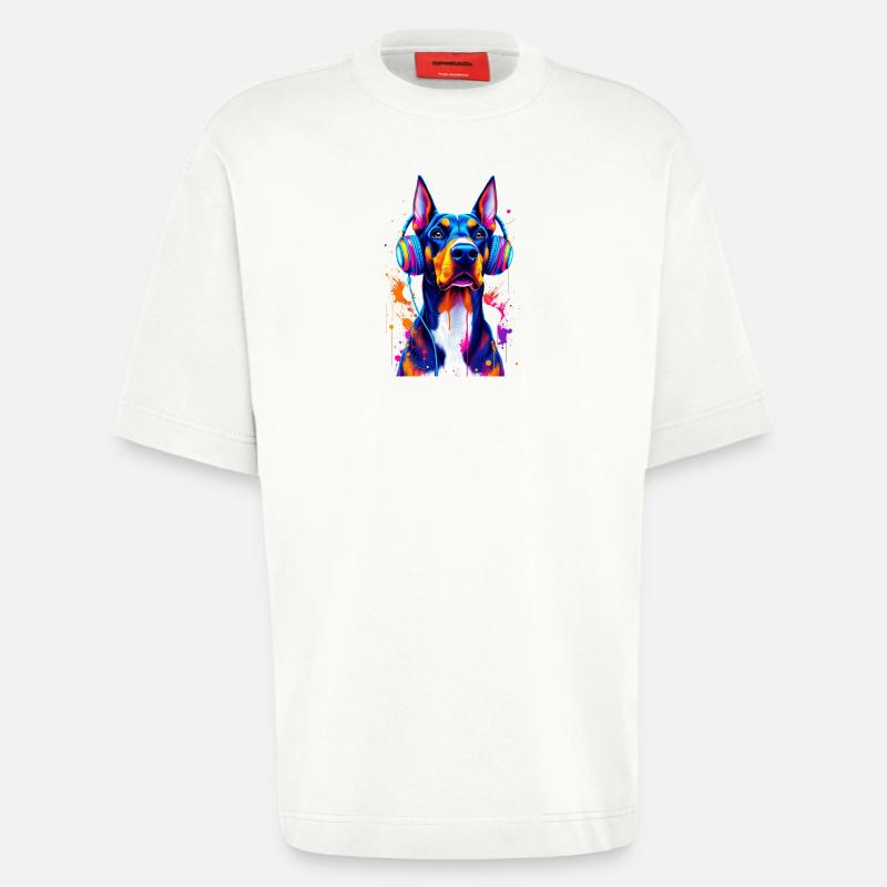 Dobermann mit Kopfhörern - Heavyweight T-Shirt - made by SPREAD  - OFF WHITE