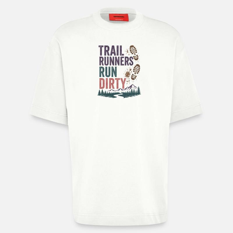 Trailrunner laufen schmutzig - Heavyweight T-Shirt - made by SPREAD  - OFF WHITE