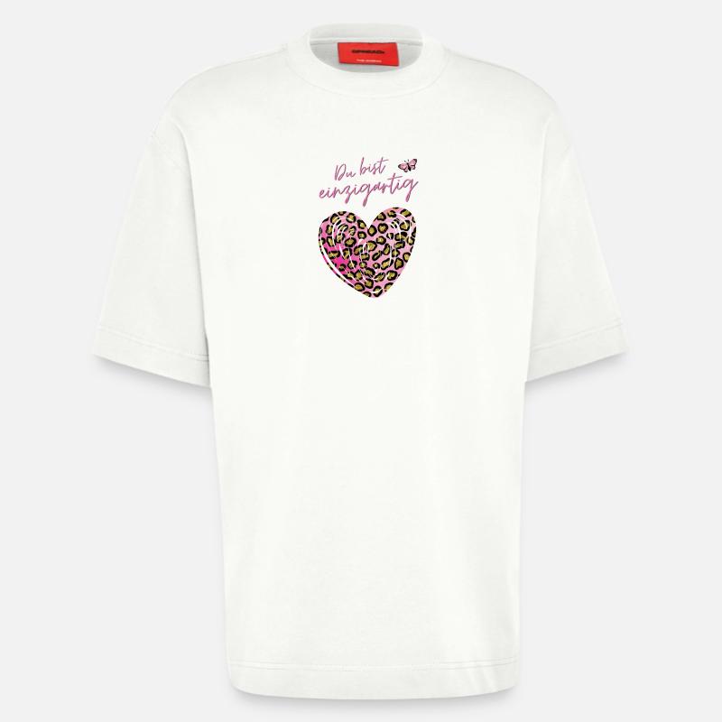 Du bist einzigartig Leopard Herz - Heavyweight T-Shirt - made by SPREAD  - OFF WHITE