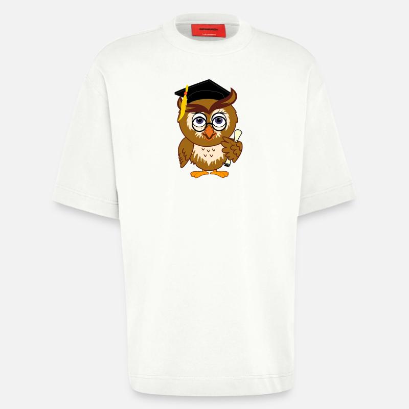 Schlaue Eule mit Diplom - Heavyweight T-Shirt - made by SPREAD  - OFF WHITE