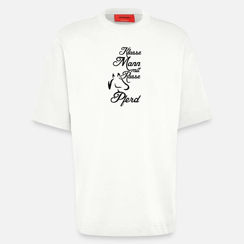 Klasse Mann - Rassepferd Geschenk - Heavyweight T-Shirt - made by SPREAD  - OFF WHITE