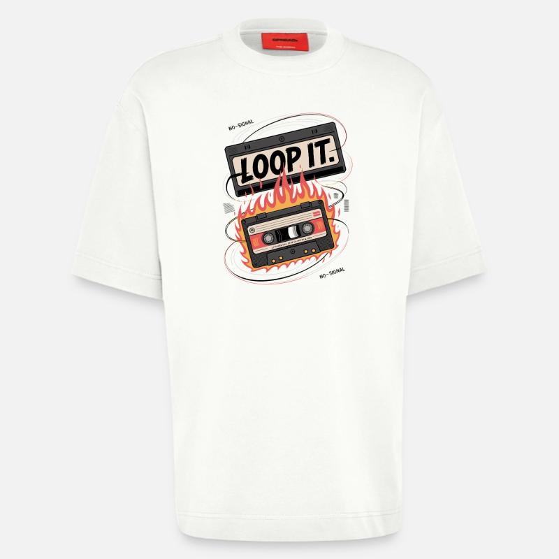 Retro Kassette mit "Loop It" Flammen-Design - Heavyweight T-Shirt - made by SPREAD  - OFF WHITE