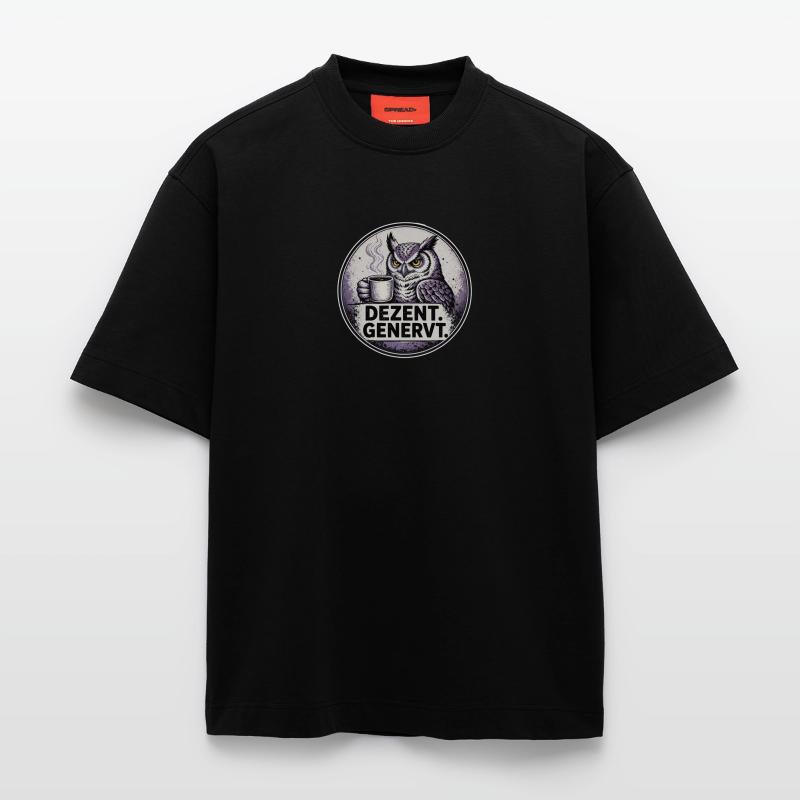Dezent Genervt Eule mit Kaffee Heavyweight T-Shirt - made by SPREAD 