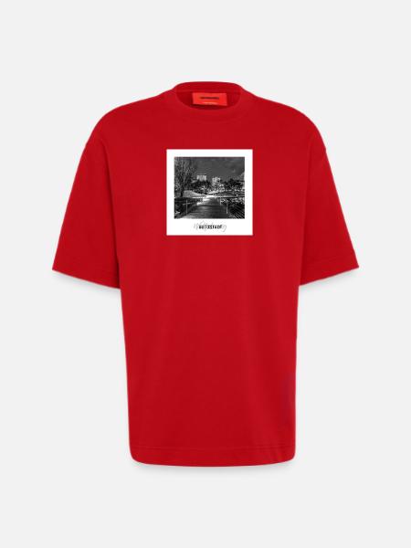 Wolfsburg bei Nacht - Heavyweight T-Shirt - made by SPREAD - Rot
