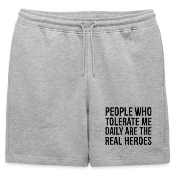 Les gens qui me tolèrent tous les jours sont les vrais héros - Short de survêtement homme premium - gris chiné - Devant - AI Model Male 178 light (178cm)