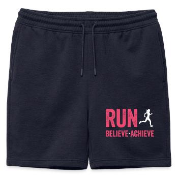 Marathon - Courir. Croire. Accomplir. - Short de survêtement homme premium - bleu marine - Devant - AI Model Male 178 light (178cm)