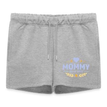 Mama seit 2025 – Proud Mom Design - Frauen Premium Organic Sweatshorts - Grau meliert - Vorne - AI Model Female 172 light (172cm)