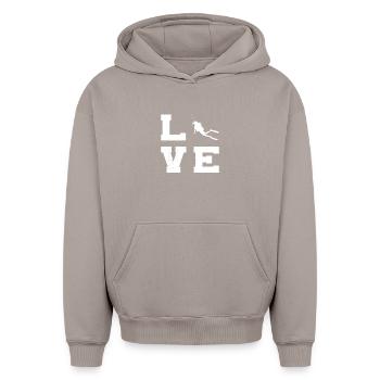 Scuba Diving Geschenkidee für Unterwasserabenteuer - Oversized Heavyweight Unisex Hoodie - Taupe - Vorne - AI Model Female 172 light (172cm) & AI Model Male 185 light (185cm)