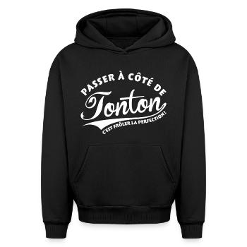 Tonton perfection - Sweat à capuche unisexe oversize épais SPREAD - noir - Devant - AI Model Female 172 light (172cm) & AI Model Male 185 light (185cm)
