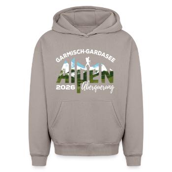 Alpenüberquerung 2026 Garmisch Gardasee Wandern - Oversized Heavyweight Unisex Hoodie - Taupe - Vorne - AI Model Female 172 light (172cm) & AI Model Male 185 light (185cm)