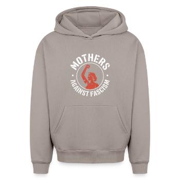 Mères contre le fascisme - Produits dérivés antifascistes - Sweat à capuche unisexe oversize épais SPREAD - taupe - Devant - AI Model Female 172 light (172cm) & AI Model Male 185 light (185cm)