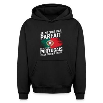 Je Ne Suis Pas Parfait Mais Portugais Humour - Sweat à capuche unisexe oversize épais SPREAD - noir - Devant - AI Model Female 172 light (172cm) & AI Model Male 185 light (185cm)