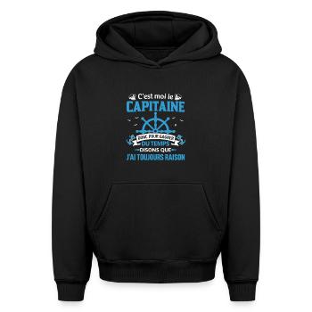 C’est Moi Le Capitaine Humour Voile Marin - Sweat à capuche unisexe oversize épais SPREAD - noir - Devant - AI Model Female 172 light (172cm) & AI Model Male 185 light (185cm)