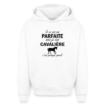 je ne suis pas parfait mais je suis cavalière ... - Sweat à capuche unisexe oversize épais SPREAD - blanc - Devant - AI Model Female 172 dark (172cm) & AI Model Male 185 light (185cm)