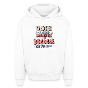 Humourautocollant Anniversaire Seniors - Sweat à capuche unisexe oversize épais SPREAD - blanc - Devant - AI Model Female 172 dark (172cm) & AI Model Male 185 light (185cm)