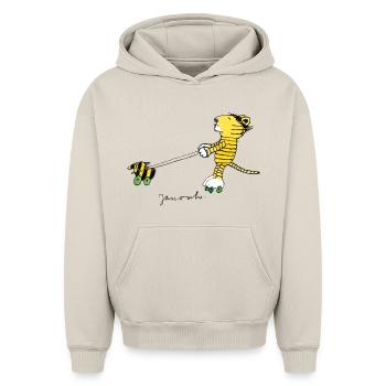Janosch Tiger Und Tigerente Auf Rollschuhen - Oversized Heavyweight Unisex Hoodie - Beige - Vorne - AI Model Female 172 dark (172cm) & AI Model Male 185 light (185cm)