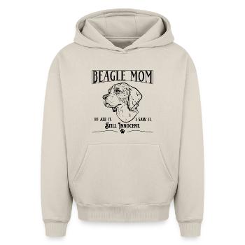 Maman beagle – il l’a mangée. Toujours innocent. - Sweat à capuche unisexe oversize épais SPREAD - beige - Devant - AI Model Female 172 dark (172cm) & AI Model Male 185 light (185cm)