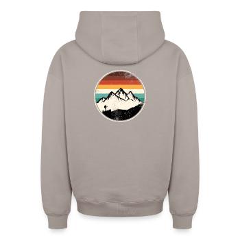 Retro Peak Trail Circle - Oversized Heavyweight Unisex Zip Hoodie - Taupe - Hinten - AI Model Male 178 light (178cm)