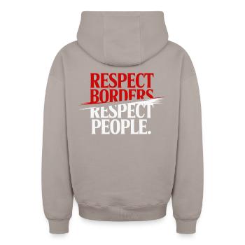 Respecter les frontières Respecter les gens - Groenland - Sweat à capuche unisexe zippé oversize épais SPREAD - taupe - Dos - AI Model Male 178 light (178cm)