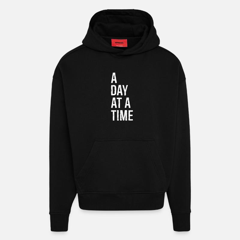 Un jour à la fois - Sweat à capuche bio épais oversize fabriqué en UE - SOLID BLACK