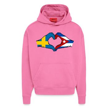 Schweden Kuba Flagge Herz Hände - Hoodie- made by SPREAD  - AURA PINK - Vorne - Dylan (187cm)