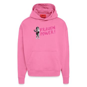 FRAUENPOWER Statement Shirt zum Weltfrauentag - Hoodie- made by SPREAD  - AURA PINK - Vorne - Dylan (187cm)
