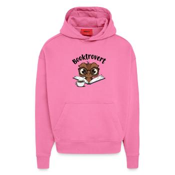 Booktrovert Eule mit Buch und Kaffee - Hoodie- made by SPREAD  - AURA PINK - Vorne - Dylan (187cm)