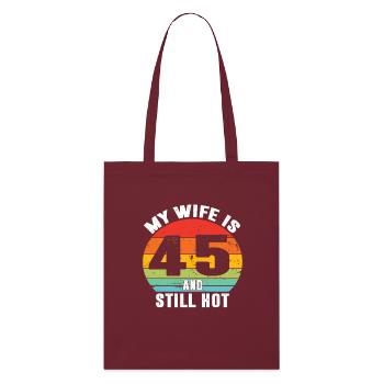 Meine Frau ist 45 und immer noch heiß, ich liebe meine hübsche Frau - Stanley/Stella Bio-Stoffbeutel - Burgunderrot - Vorne
