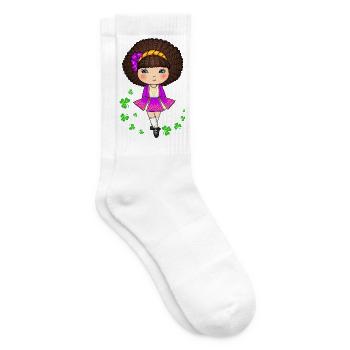 Süßes irisches Tänzermädchen im lila Kleid - Tennissocken - Weiß - Rechts