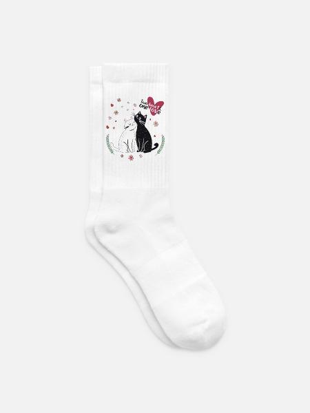 Verspielte Katzen mit Herzen - Tennissocken - Weiß