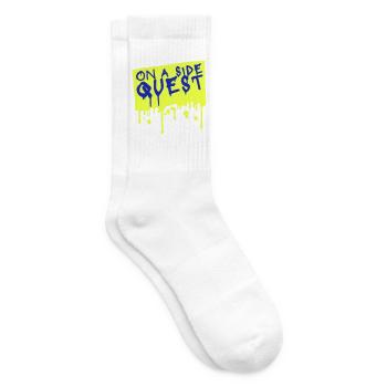 On A Side Quest Gaming Adventure Spruch Logo Text - Tennissocken - Weiß - Rechts