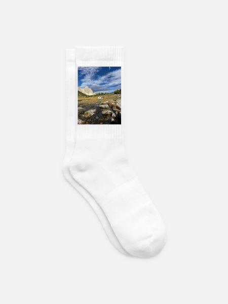 Alpenhütte vor Berglandschaft - Tennissocken - Weiß