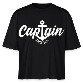 CAPTAIN SINCE 2025 KAPITÄN 2025 - Stanley/Stella Frauen Boxy Bio-T-Shirt Nova - Schwarz - Vorne - Anna (173cm)