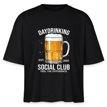 Daydrinking Social Club Bier 2025 - Stanley/Stella Frauen Boxy Bio-T-Shirt Nova - Schwarz - Vorne - Anna (173cm)