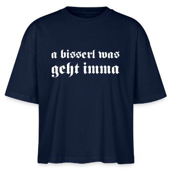A bisserl was geht imma - Stanley/Stella Frauen Boxy Bio-T-Shirt Nova - Navy - Vorne - Anna (173cm)