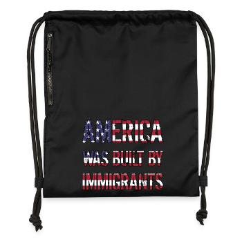 AMERICA WAS BUILT BY IMMIGRANTS Flüchtlingsrechte - Gymsac made from recycled material - black - Front