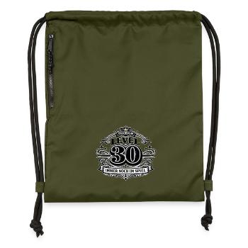 Level 30 – Immer noch im Spiel - Turnbeutel aus Recycling-Material - military Green - Vorne