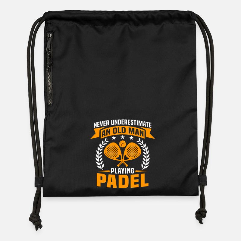 never underestimate an old man playing padel - Sac à cordon en polyester recyclé - noir