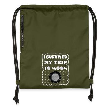 T-Shirt Ich habe meine Reise zum Mond 2025 überlebt - Turnbeutel aus Recycling-Material - military Green - Vorne