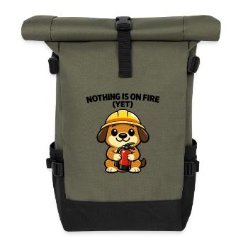 Baustellenhündchen: Nichts brennt (noch) - Rolltop Rucksack - Olive/Schwarz - Vorne