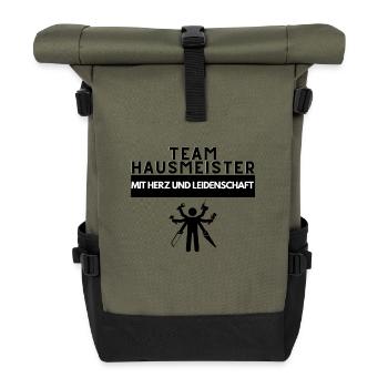 Team Hausmeister mit Herz und Leidenschaft - Rolltop Rucksack - Olive/Schwarz - Vorne