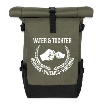 Vater und Tochter - Venimus Videmus Vincimus - Rolltop Rucksack - Olive/Schwarz - Vorne