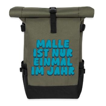 Malle ist nur einmal im Jahr - Rolltop Rucksack - Olive/Schwarz - Vorne