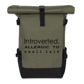 Introvertiert. Allergisch gegen Smalltalk - Rolltop Rucksack - Olive/Schwarz - Vorne
