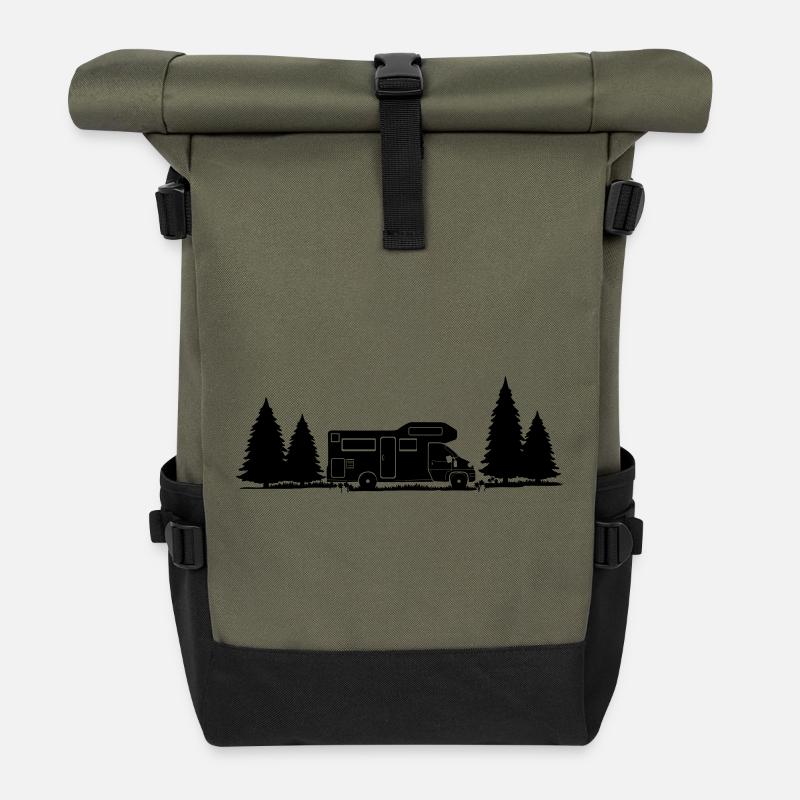 Shadow Camper im Wald mit Fichte - Rolltop Rucksack - Olive/Schwarz