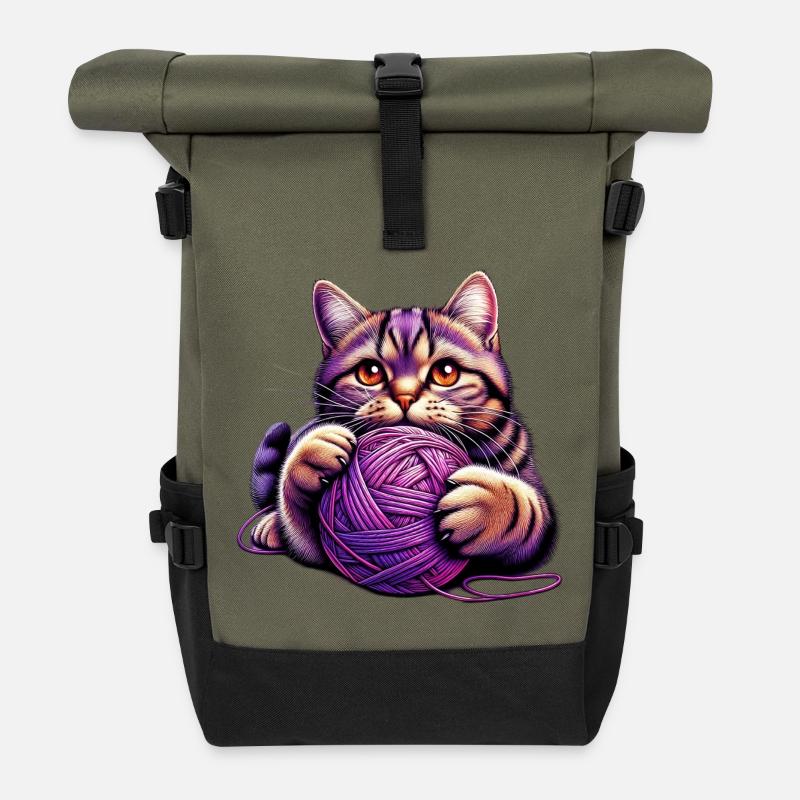 Katze spielt mit einem Wollknäuel - Rolltop Rucksack - Olive/Schwarz