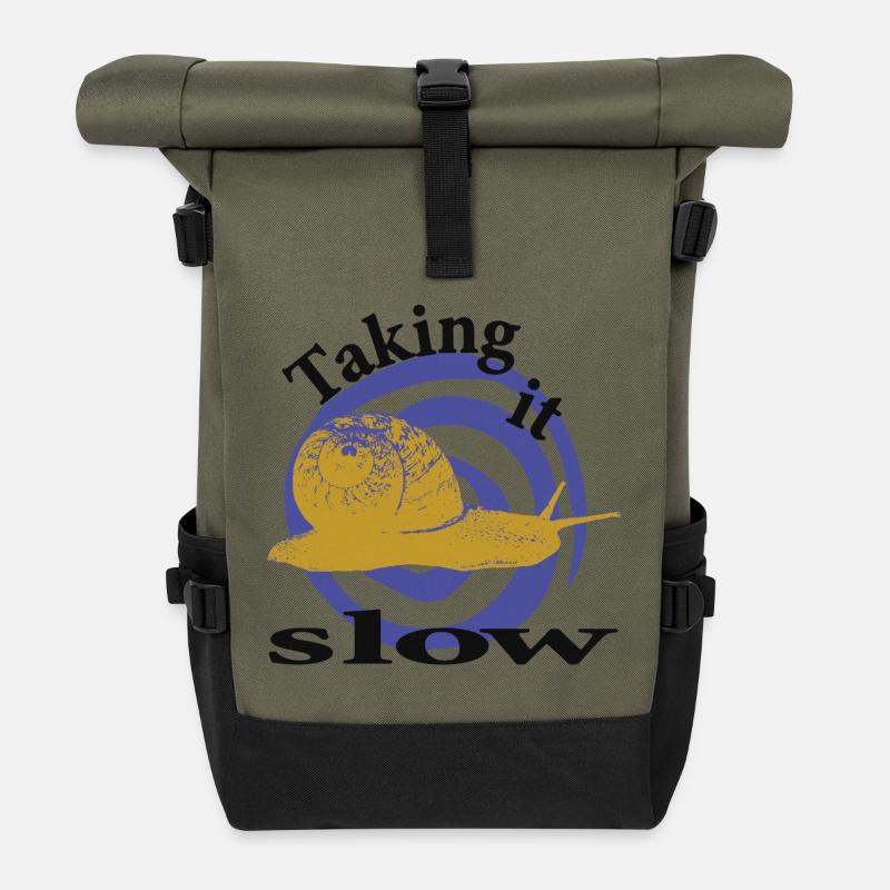 Entspannte Schnecke – Taking It Slow - Rolltop Rucksack - Olive/Schwarz
