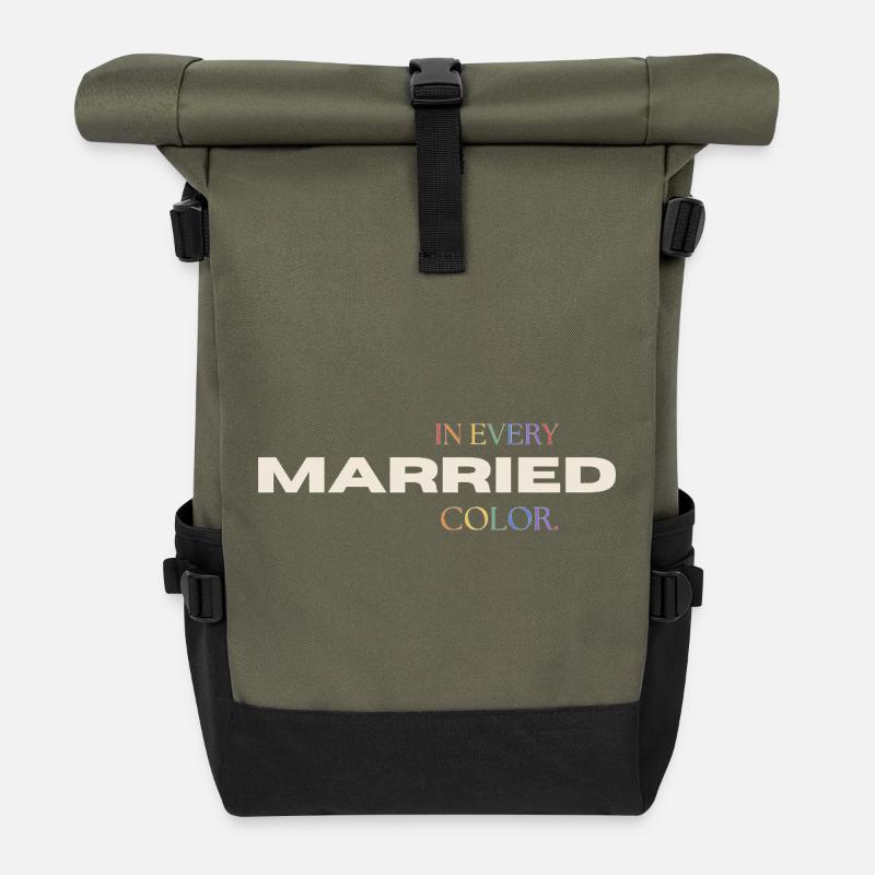 Married in every Color Pride Regenbogen Typografie - Rolltop Rucksack - Olive/Schwarz